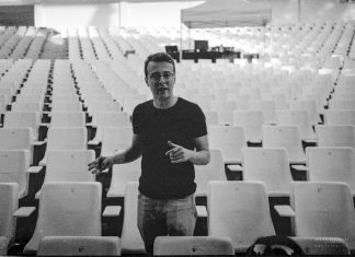 Alex Tocilescu : Aflăm azi că primarul capitalei, Stelian Bujduveanu, n-a mai prelungit interimatul lui Vlad Cristache la Excelsior. Vlad Cristache a realizat transformarea teatrului Excelsior dintr-un teatru complet no name într-unul dintre cele mai importante teatre din București